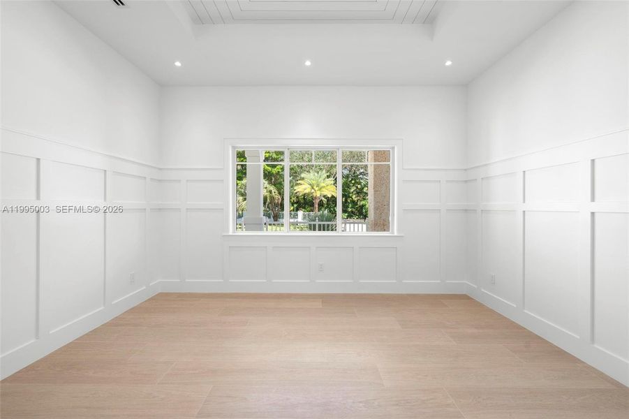 Spacious, unfurnished interior of a new home in , Pinecrest (Image 41).