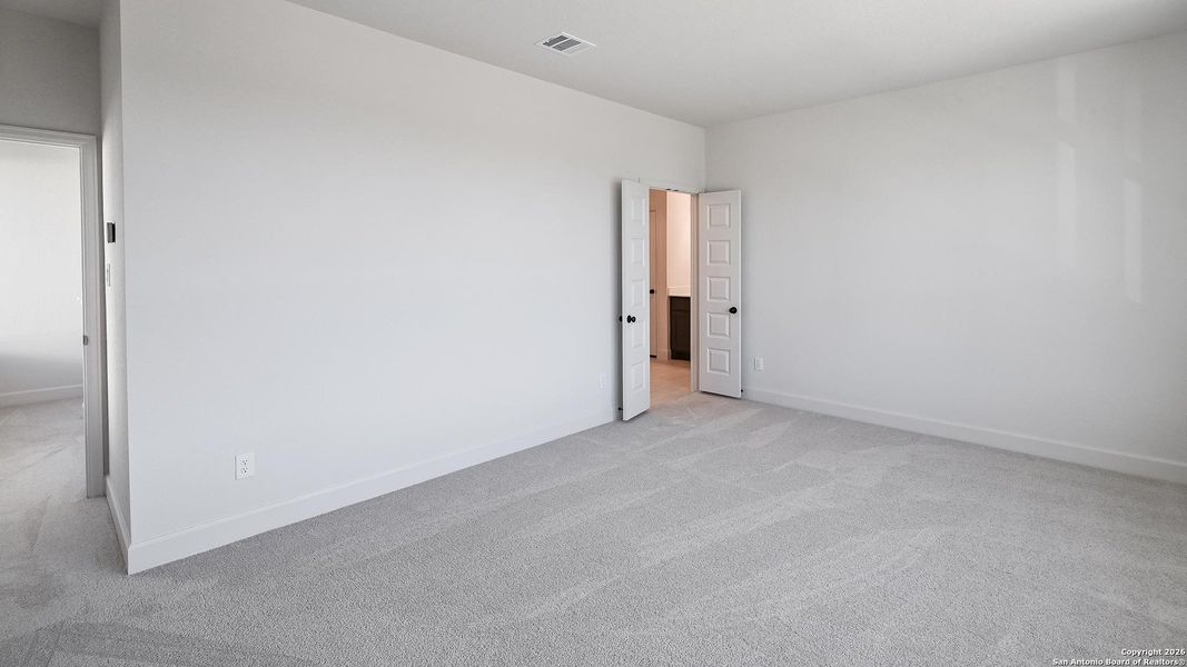 Spacious, unfurnished interior of a new home in Solms Landing 45', New Braunfels (Image 19).