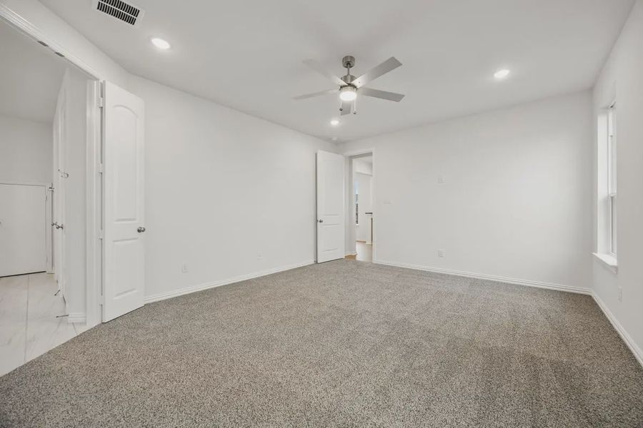 Spacious, unfurnished interior of a new home in Avondale, Fate (Image 17).