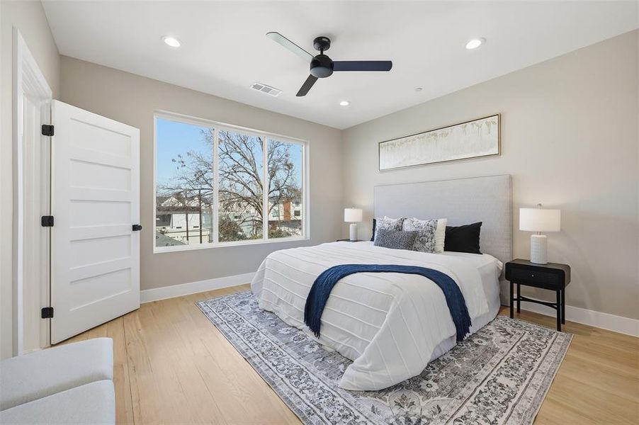 Furnished interior view inside a new home in , Dallas (Image 28).