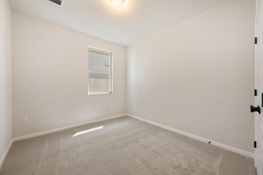 Spacious, unfurnished interior of a new home in Rolling Glen, Hutto (Image 31). Spacious, unfurnished interior of a new home in Rolling Glen, Hutto (Image 31).