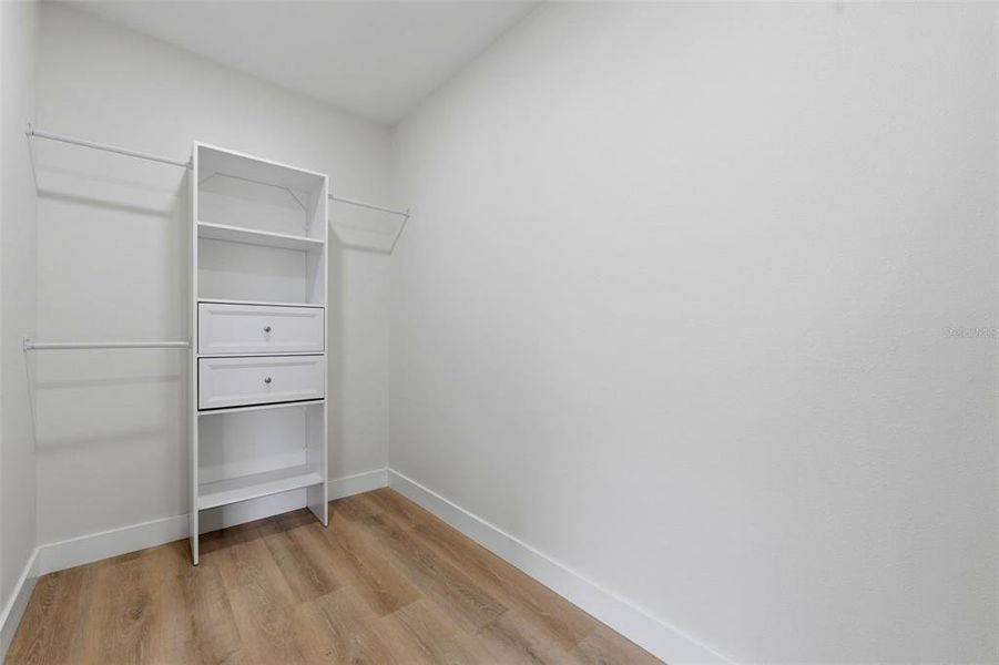 Spacious, unfurnished interior of a new home in , Tampa (Image 68).