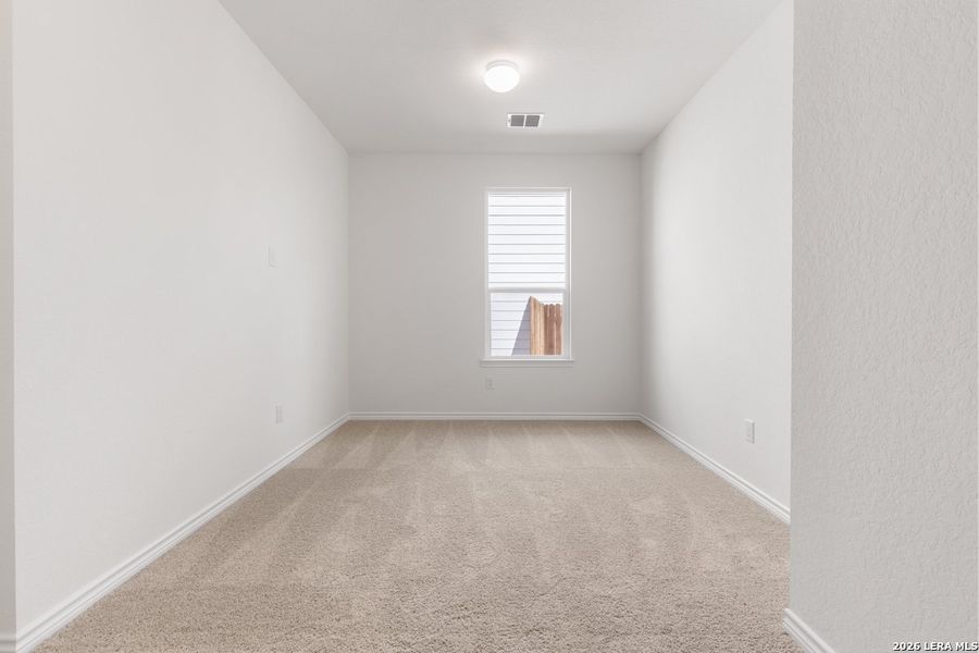 Spacious, unfurnished interior of a new home in Legend Heights, New Braunfels (Image 14).