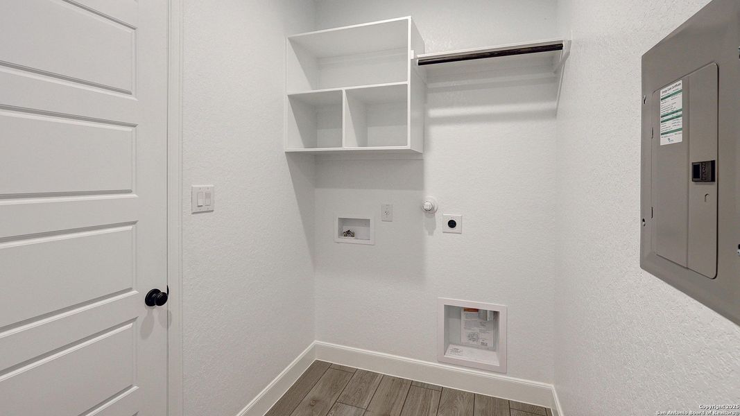 Spacious, unfurnished interior of a new home in Esperanza 50', Boerne (Image 30).