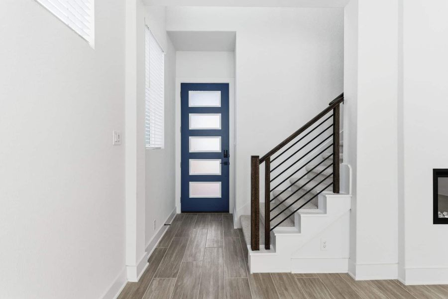 Spacious, unfurnished interior of a new home in Centero at Stone Oak, San Antonio (Image 17).