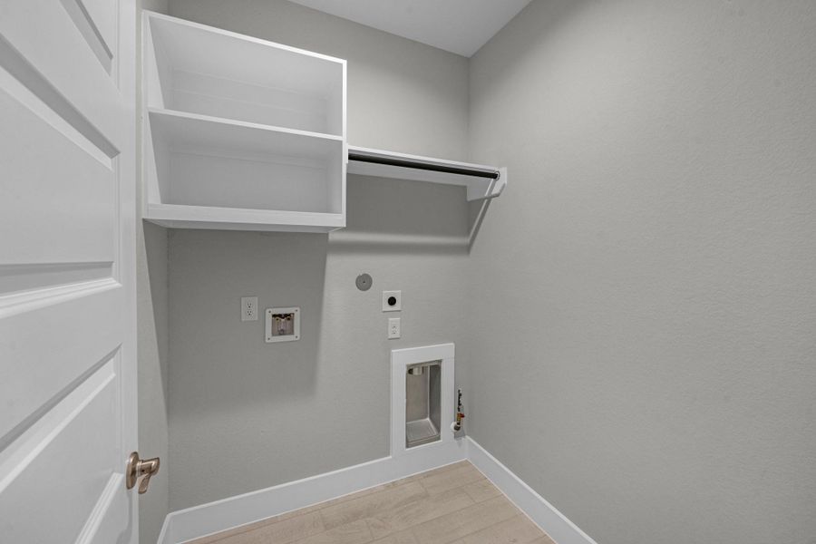 Spacious, unfurnished interior of a new home in Morton Creek Ranch, Katy (Image 18).