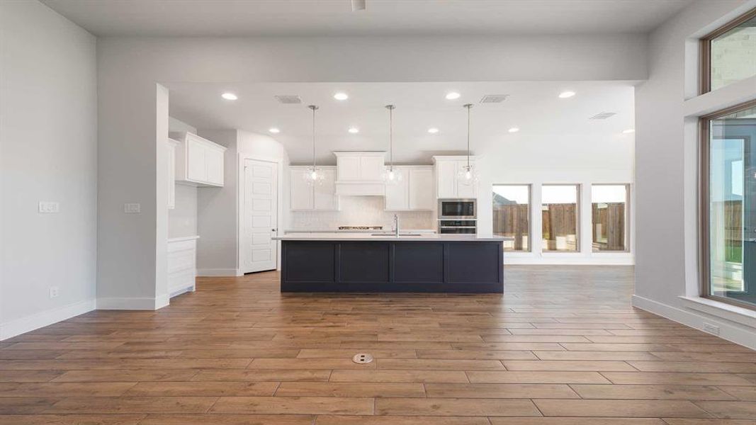 Furnished interior view inside a new home in Myrtle Creek 60', Waxahachie (Image 10). Furnished interior view inside a new home in Myrtle Creek 60', Waxahachie (Image 10).