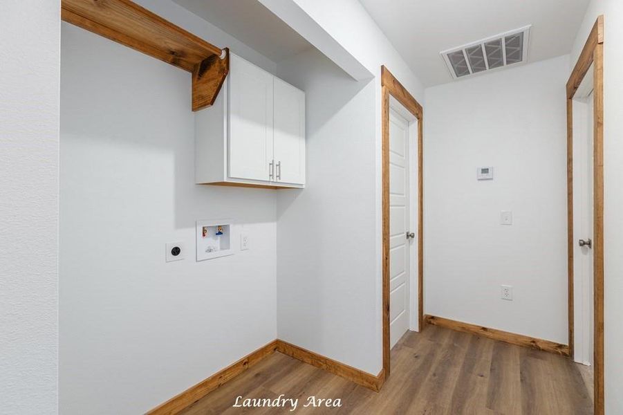 Spacious, unfurnished interior of a new home in , Diboll (Image 37). Spacious, unfurnished interior of a new home in , Diboll (Image 37).