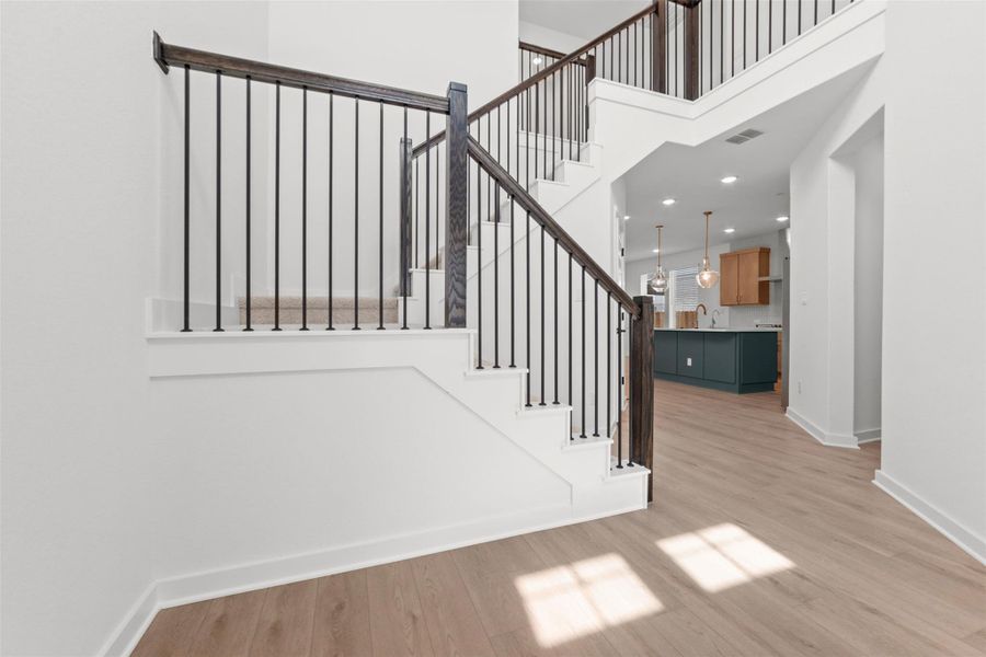Spacious, unfurnished interior of a new home in Heritage, Dripping Springs (Image 15).