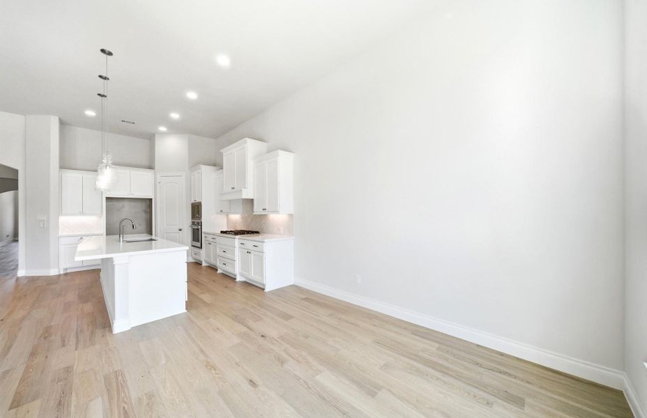 Spacious, unfurnished interior of a new home in The Highlands 55′, Porter (Image 19).