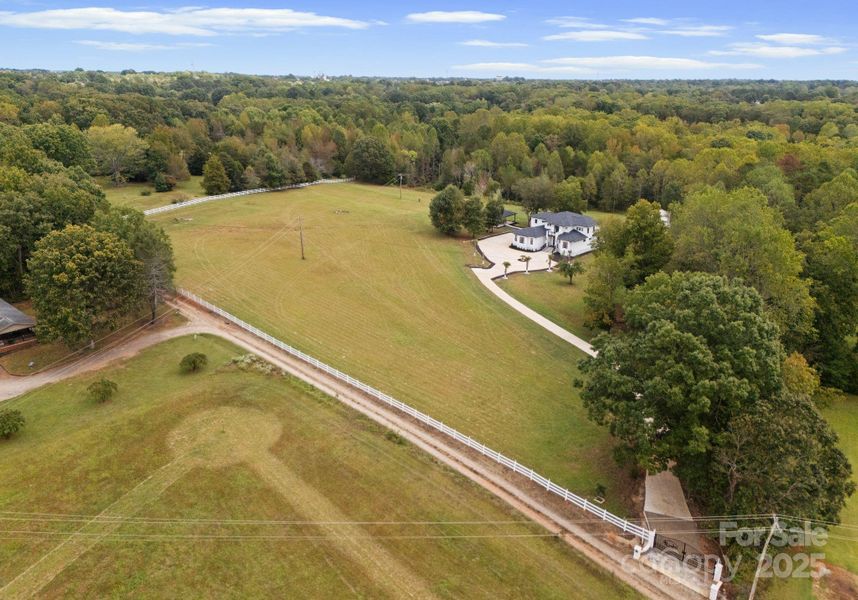 Image 37 of a home in . Image 37 of a home in .