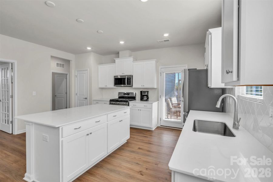 Furnished interior view inside a new home in Elizabeth, Fort Mill (Image 10).