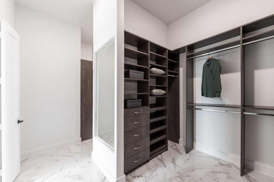 Representative furnished interior of a home built from the Carignan by Tri Pointe Homes in Sienna 80′, Missouri City (Image 38).