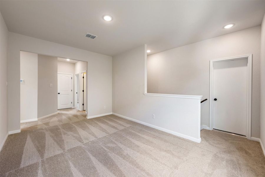 Spacious, unfurnished interior of a new home in Patterson Ranch, Georgetown (Image 27).