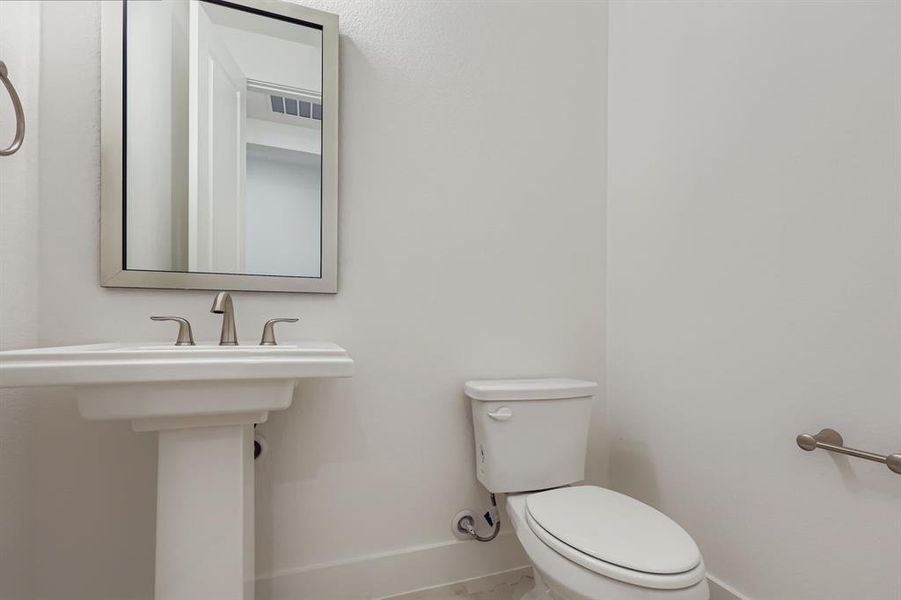 Furnished interior view inside a new home in M3 Ranch 60s, Mansfield (Image 8).