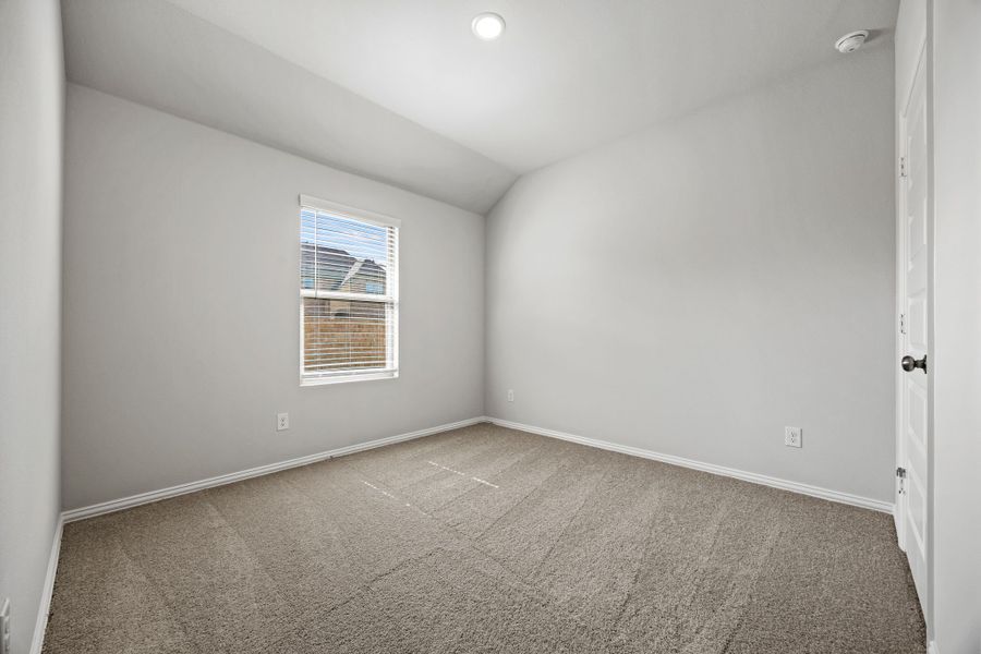 Spacious, unfurnished interior of a new home in Rolling Ridge, Van Alstyne (Image 16).