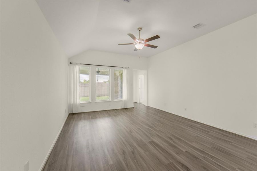 Spacious, unfurnished interior of a new home in Bridgeland, Cypress (Image 19).