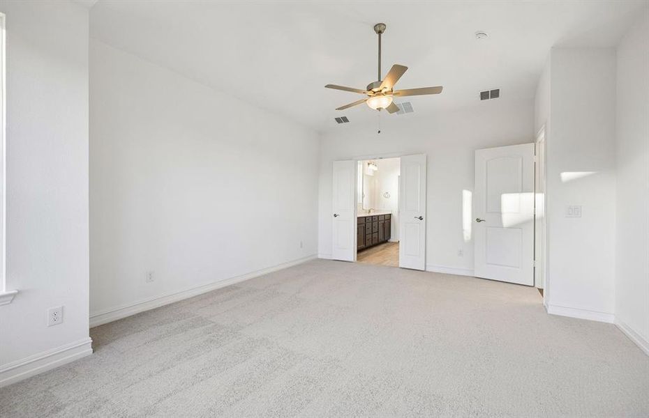 Spacious owner's suite Spacious owner's suite