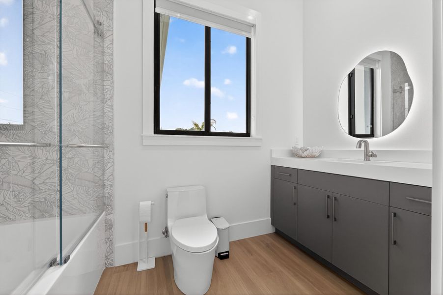 BATHROOM 1