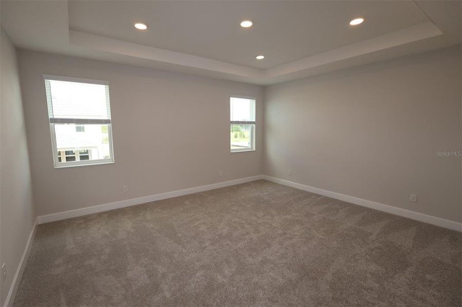 Spacious, unfurnished interior of a new home in Bay Lake Farms, St. Cloud (Image 40).