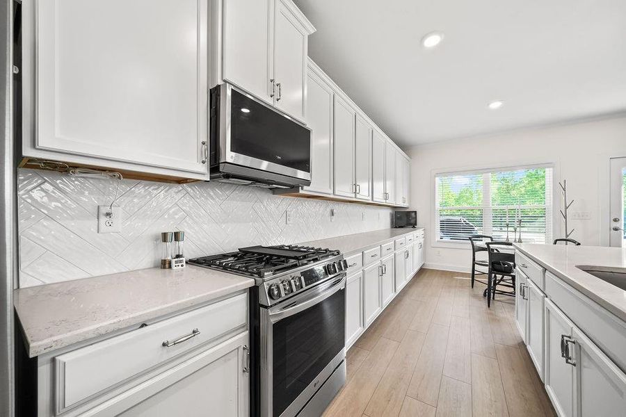 Furnished interior view inside a new home in , Dallas (Image 47).