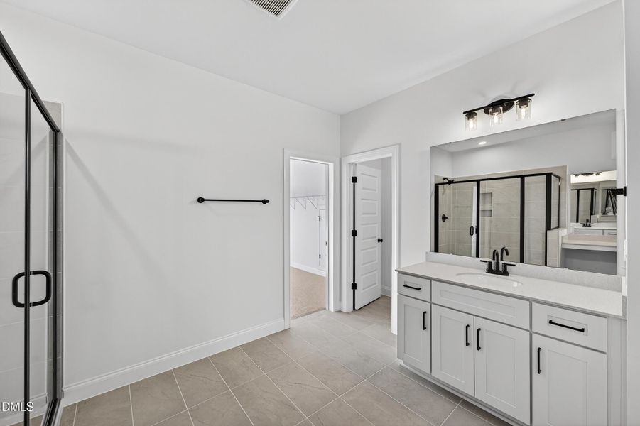 33 -122 w fountainhead lane, interior, p