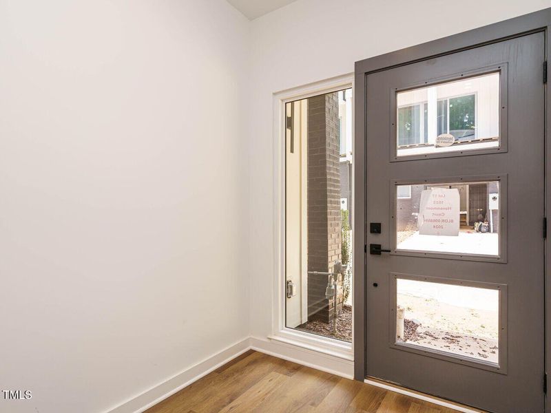 004-1280x960-foyer 004-1280x960-foyer