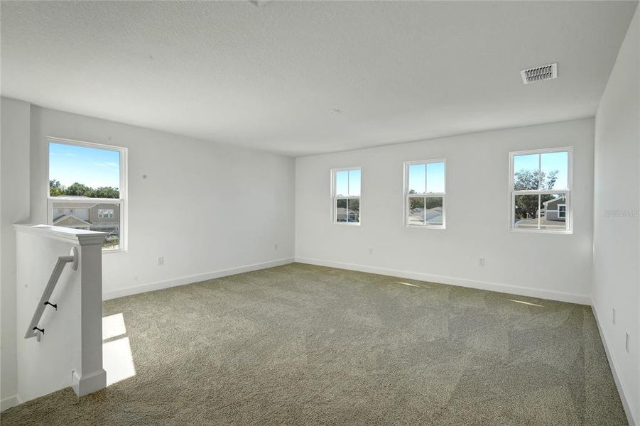 Spacious, unfurnished interior of a new home in Seasons at Wekiva Ridge, Mount Dora (Image 12).