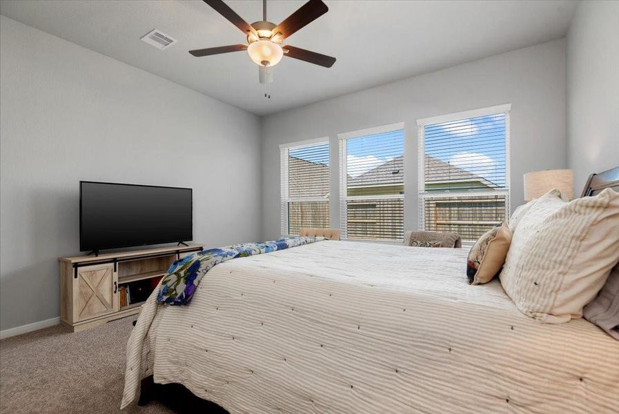 Furnished interior view inside a new home in The Grand Prairie 40’, Hockley (Image 41).