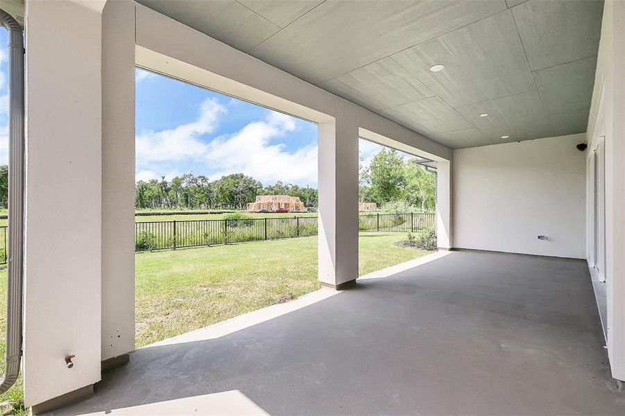 Spacious, unfurnished interior of a new home in Sienna 65', Missouri City (Image 31). Spacious, unfurnished interior of a new home in Sienna 65', Missouri City (Image 31).