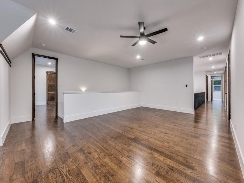 Spacious, unfurnished interior of a new home in , Dallas (Image 31).