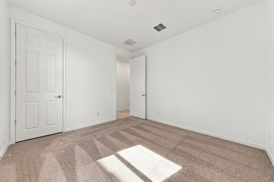 Spacious, unfurnished interior of a new home in Bella Vista Farms, San Tan Valley (Image 14). Spacious, unfurnished interior of a new home in Bella Vista Farms, San Tan Valley (Image 14).