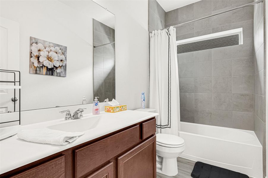 Furnished interior view inside a new home in Oakwood Estates, Waller (Image 8). Furnished interior view inside a new home in Oakwood Estates, Waller (Image 8).