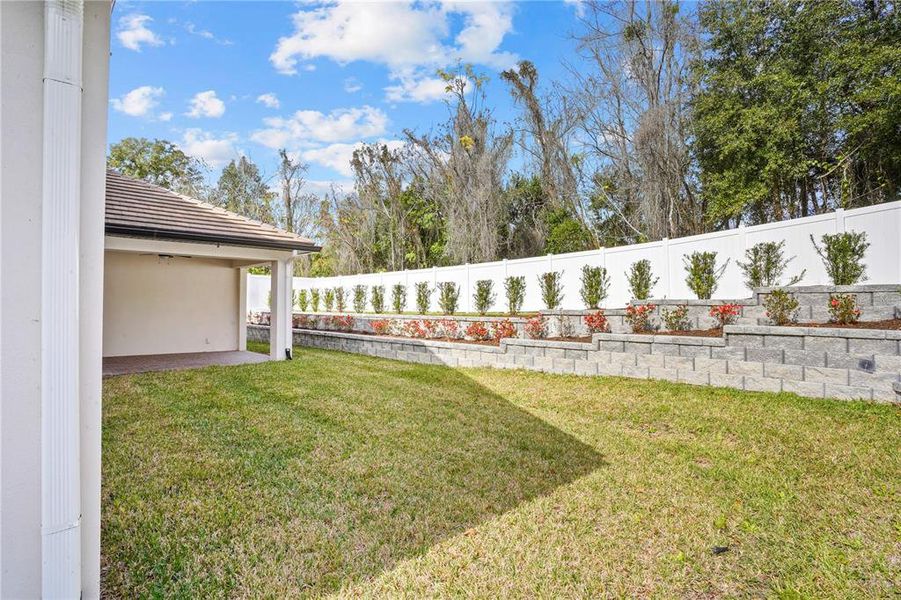 Exterior details and patio area of a home in , Apopka (Image 3).