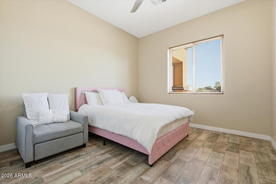 30-Bedroom2_1 30-Bedroom2_1