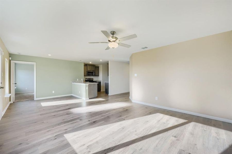 Spacious, unfurnished interior of a new home in Patriot Estates, Venus (Image 16).
