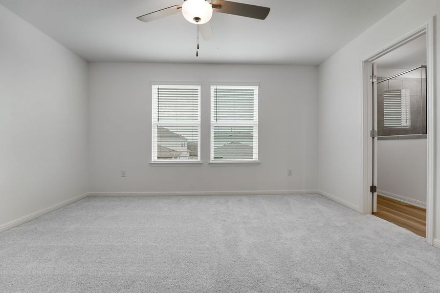 Spacious, unfurnished interior of a new home in Longview, Del Valle (Image 12).