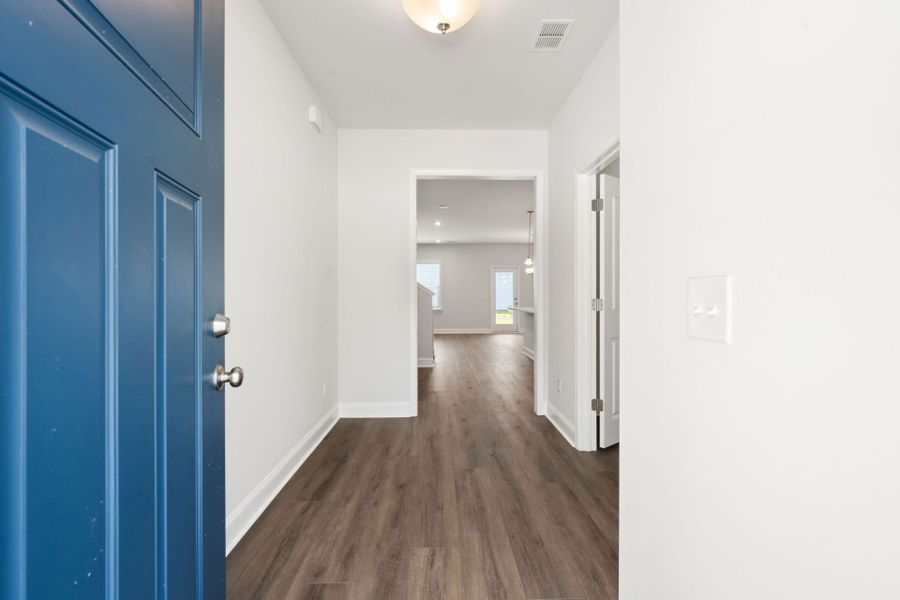 Spacious, unfurnished interior of a new home in Waterways, Richmond Hill (Image 21).