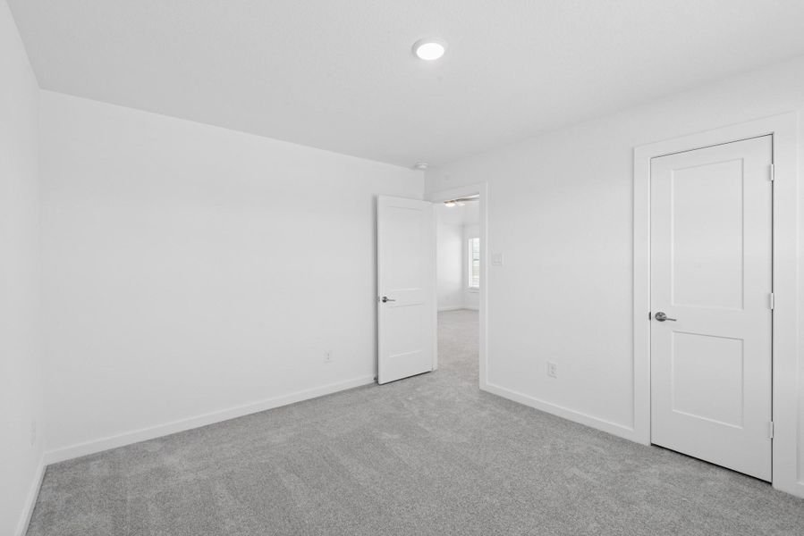 Spacious, unfurnished interior of a new home in Miller's Pond, Rosenberg (Image 19).