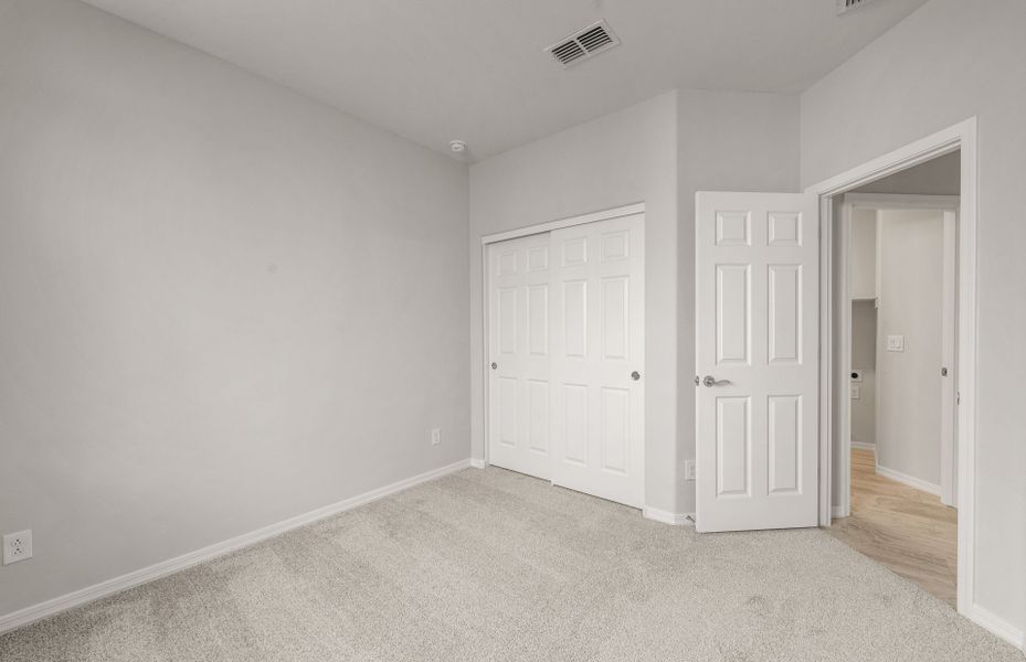 Spacious, unfurnished interior of a new home in Artisan at Asante, Surprise (Image 17).