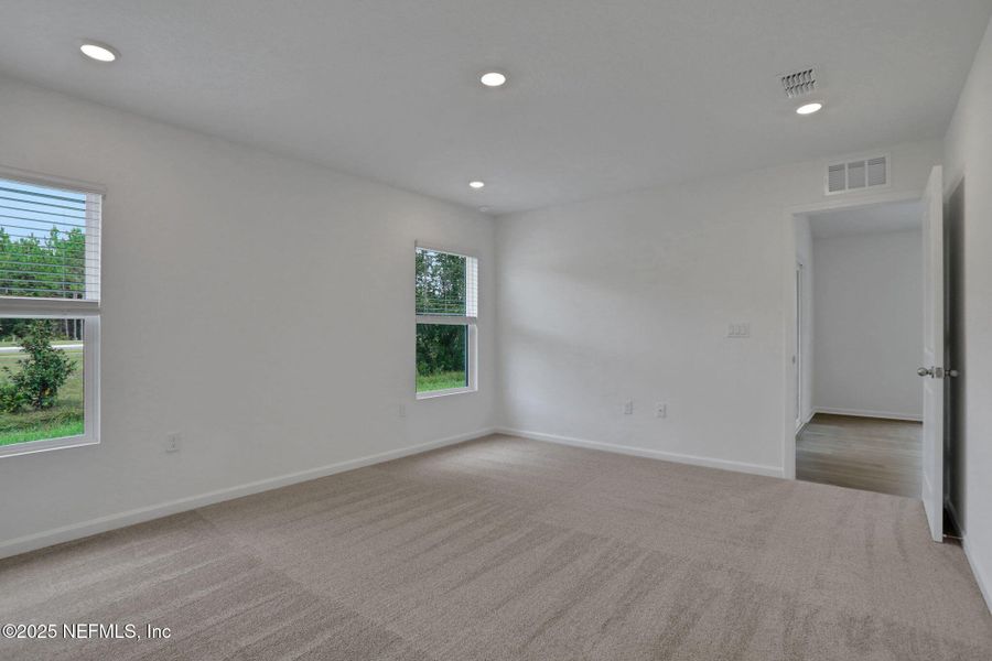 Spacious, unfurnished interior of a new home in Amberly, Green Cove Springs (Image 19).