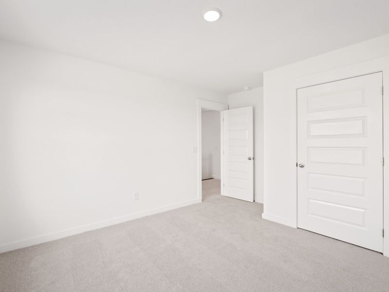 Spacious, unfurnished interior of a new home in Benders Cove, Mount Juliet (Image 37).