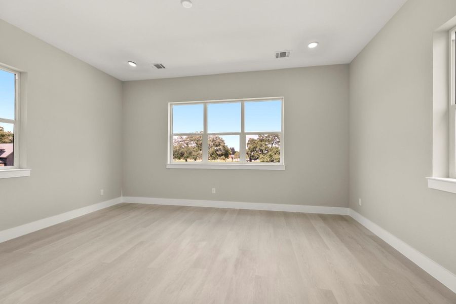 Spacious, unfurnished interior of a new home in , Tomball (Image 26). Spacious, unfurnished interior of a new home in , Tomball (Image 26).