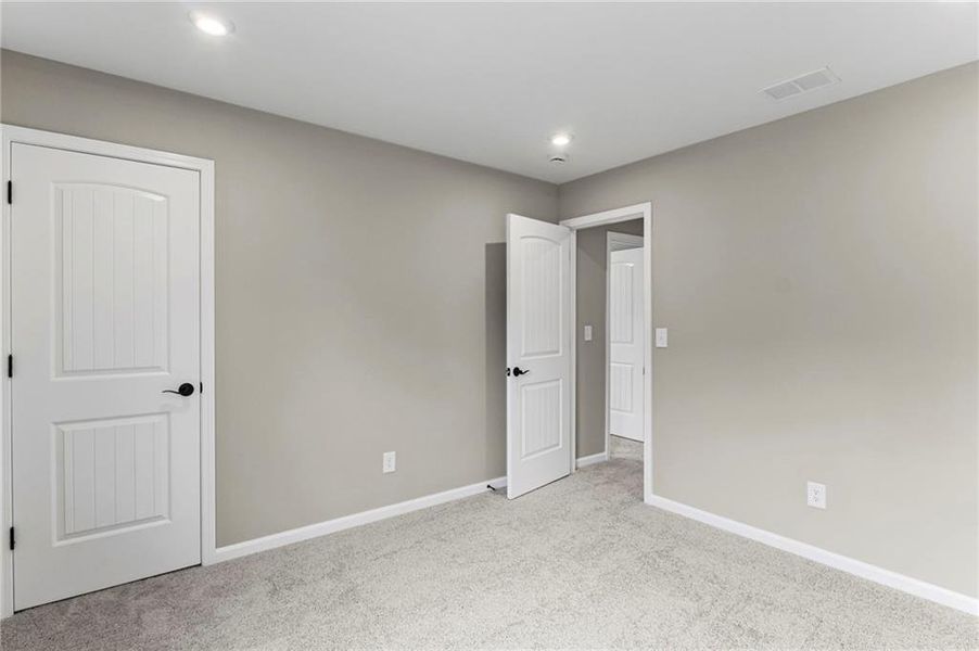 Spacious, unfurnished interior of a new home in Sage Woods, Dallas (Image 27).