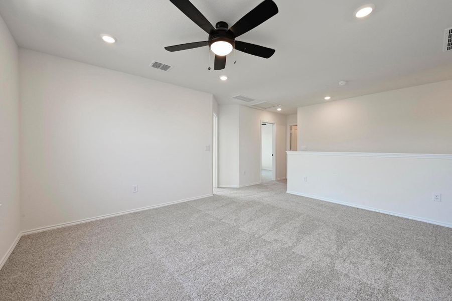Spacious, unfurnished interior of a new home in Creekside at Estancia, Austin (Image 30).
