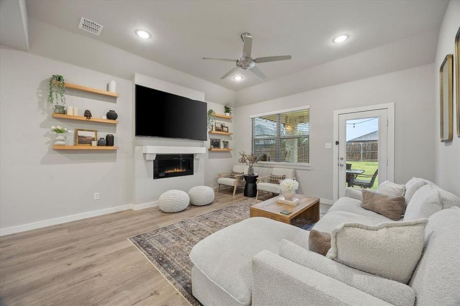 Furnished interior view inside a new home in DeBerry Reserve, Royse City (Image 18). Furnished interior view inside a new home in DeBerry Reserve, Royse City (Image 18).