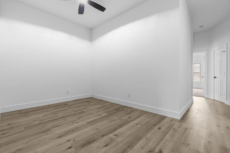 Spacious, unfurnished interior of a new home in , Houston (Image 18).