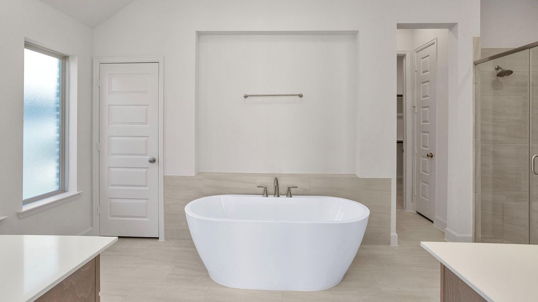 Furnished interior view inside a new home in Riceland 50', Mont Belvieu (Image 6).