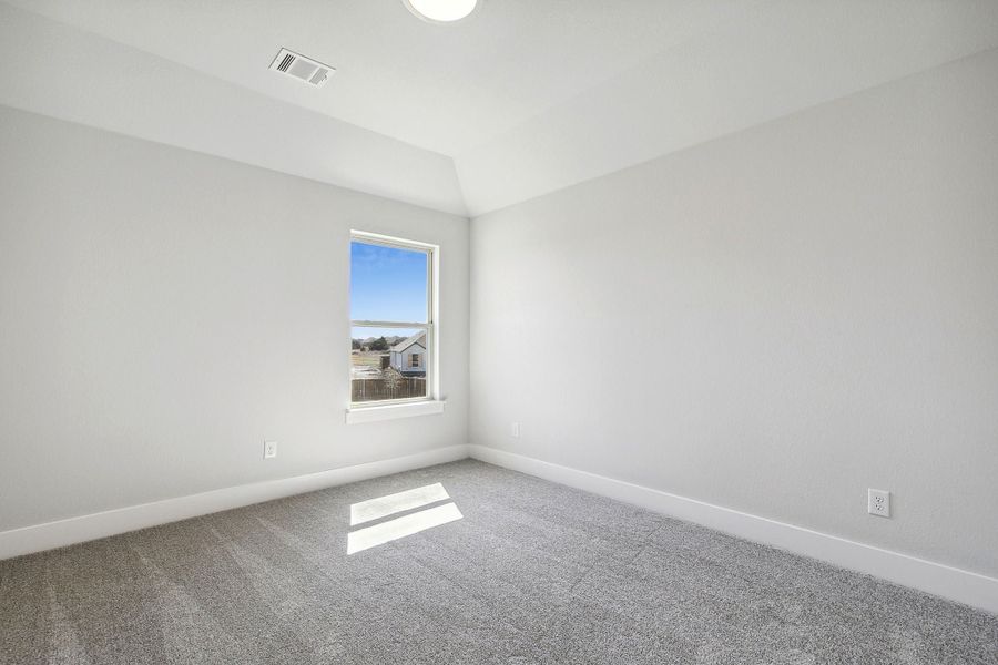 Spacious, unfurnished interior of a new home in Dove Hollow, Waxahachie (Image 28). Spacious, unfurnished interior of a new home in Dove Hollow, Waxahachie (Image 28).