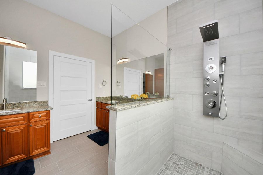 Furnished interior view inside a new home in , Missouri City (Image 28). Furnished interior view inside a new home in , Missouri City (Image 28).